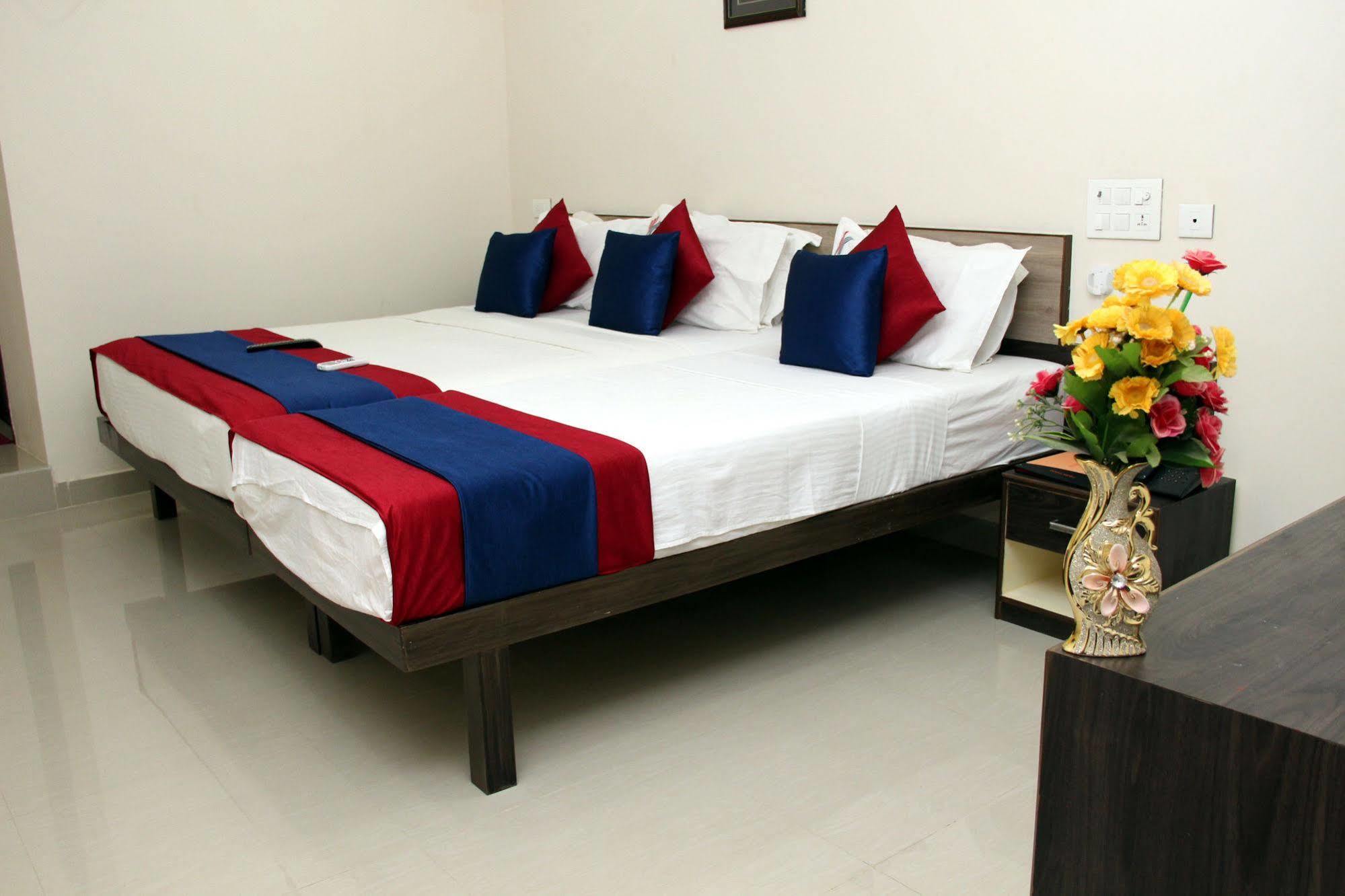 Kek Accommodation Chennai Bagian luar foto